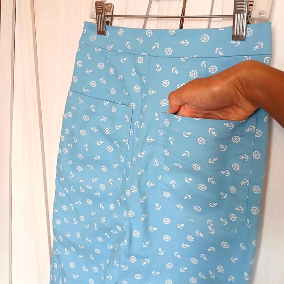 Collectif Gracie Nautical Blue Anchor Pinup Capris - XS - Picture 6 of 10